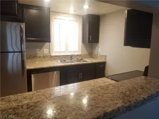 Photo #5: 2427900 Listing