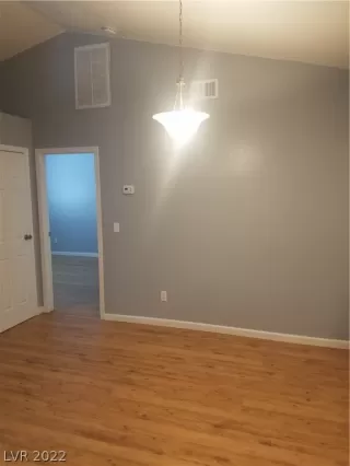 Photo #6: 2427900 Listing