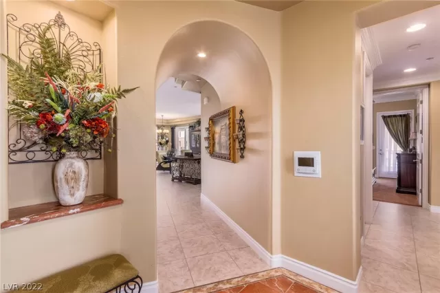 MLS: 2427904 Condo For Sale