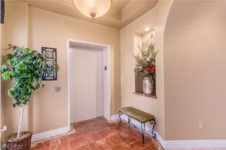 Photo #1: 2427904 Listing