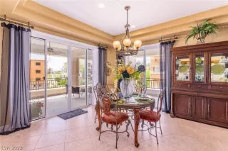 Photo #6: 2427904 Listing