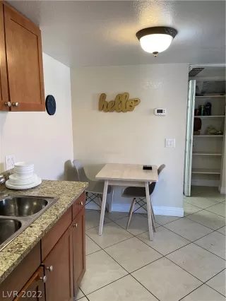 Photo #5: 2427924 Listing 