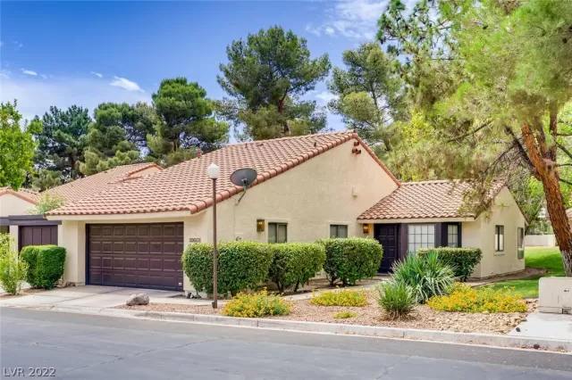 MLS: 2427965 Condo For Sale