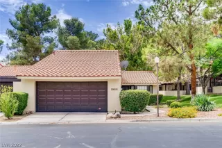 Photo #1: 2427965 Listing