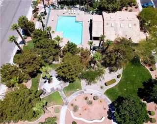 Photo #2: 2427972 Listing 