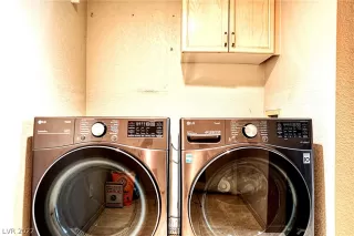 Photo #5: 2427972 Listing 