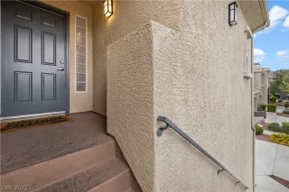 Photo #2: 2427979 Listing