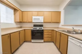 Photo #6: 2427983 Listing 