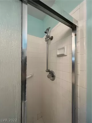 Photo #4: 2428010 Listing 