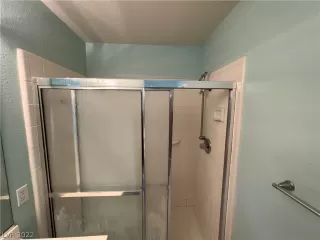 Photo #5: 2428010 Listing 