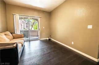 Photo #6: 2428034 Listing