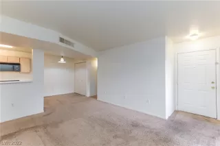 Photo #6: 2428039 Listing