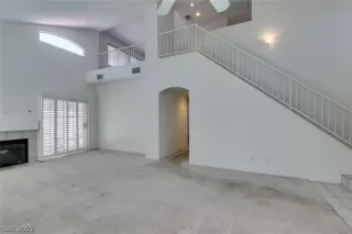 Photo #3: 2428055 Listing 