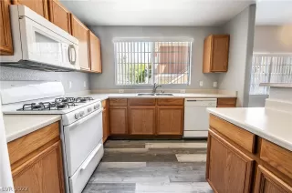 Photo #5: 2428065 Listing 