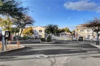 Photo #2: 2428078 Listing 