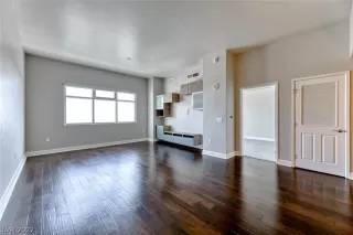 Photo #5: 2428096 Listing 