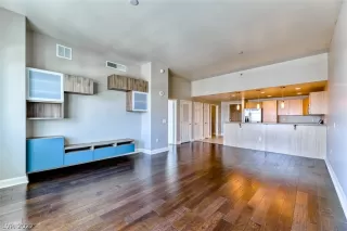 Photo #6: 2428096 Listing 