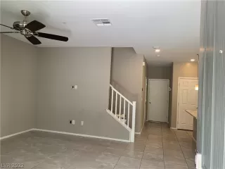 Photo #1: 2428105 Listing 