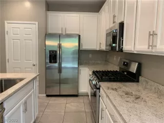 Photo #4: 2428105 Listing 