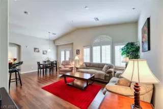 Photo #5: 2428116 Listing