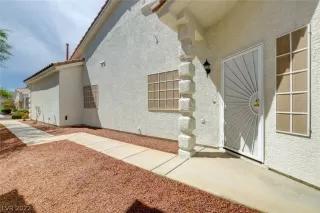 Photo #4: 2428123 Listing 