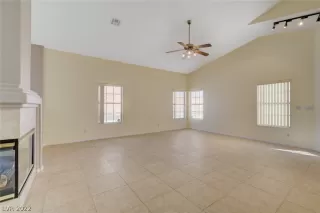 Photo #6: 2428123 Listing 