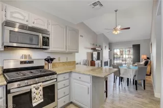 Photo #5: 2428151 Listing 