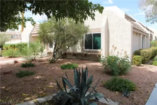 Photo #4: 2428181 Listing