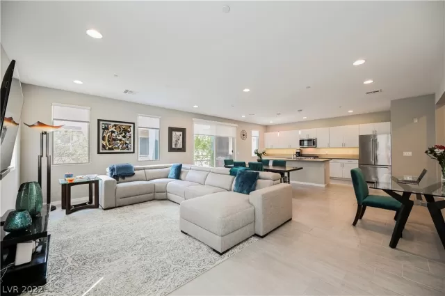 MLS: 2428194 Condo For Sale