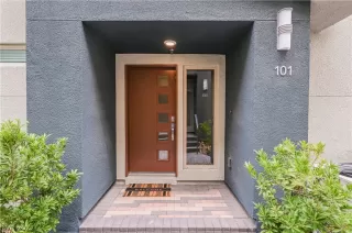 Photo #1: 2428194 Listing