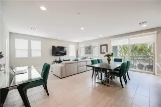 Photo #6: 2428194 Listing