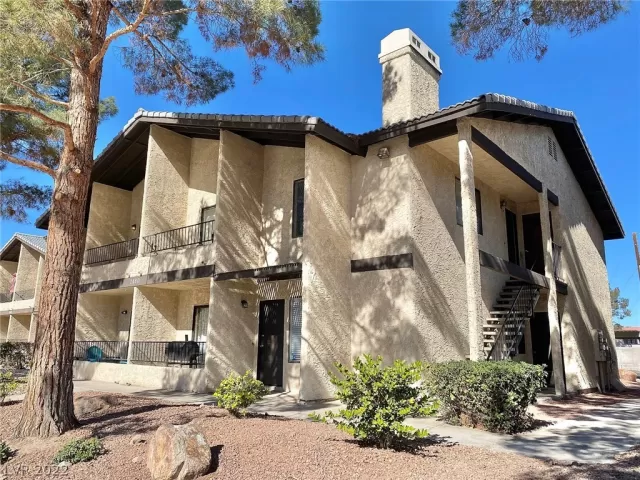 MLS: 2428201 Condo For Sale