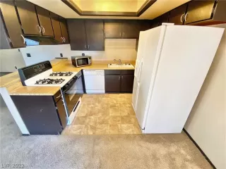 Photo #4: 2428201 Listing 