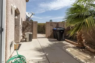 Photo #3: 2428222 Listing