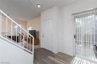 Photo #4: 2428222 Listing