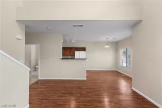 Photo #4: 2428227 Listing 