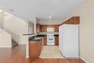 Photo #6: 2428227 Listing 