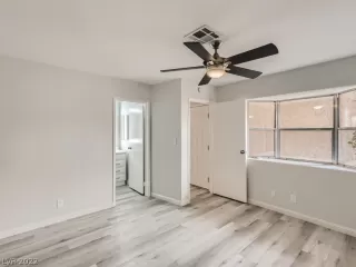 Photo #6: 2428239 Listing