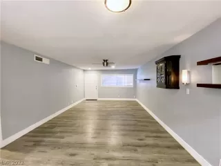 Photo #3: 2428241 Listing 