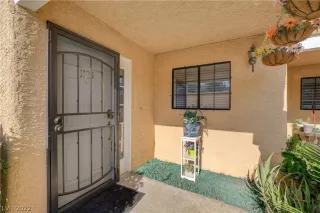 Photo #3: 2428269 Listing