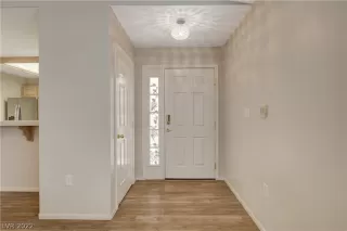 Photo #4: 2428269 Listing