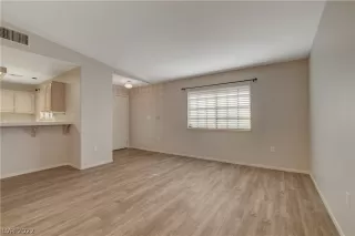 Photo #6: 2428269 Listing