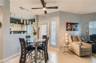 Photo #3: 2428286 Listing