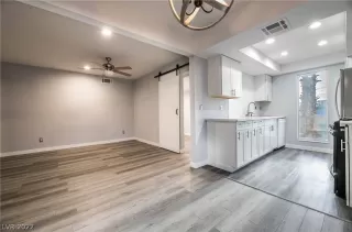 Photo #2: 2428290 Listing