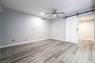 Photo #6: 2428290 Listing