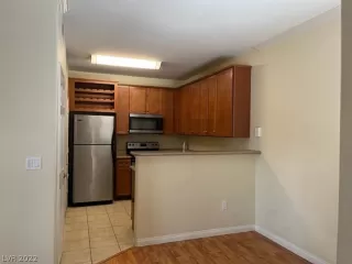 Photo #4: 2428349 Listing 