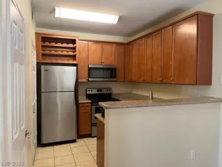 Photo #5: 2428349 Listing 