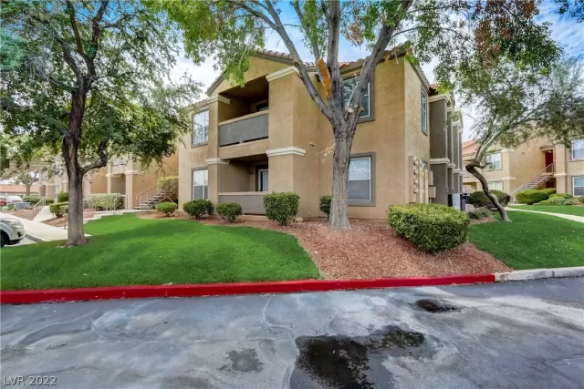 MLS: 2428353 Condo For Sale