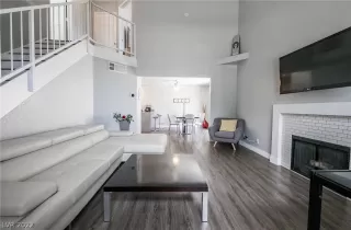 Photo #2: 2428363 Listing