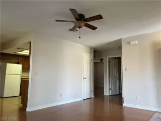 Photo #3: 2428371 Listing 